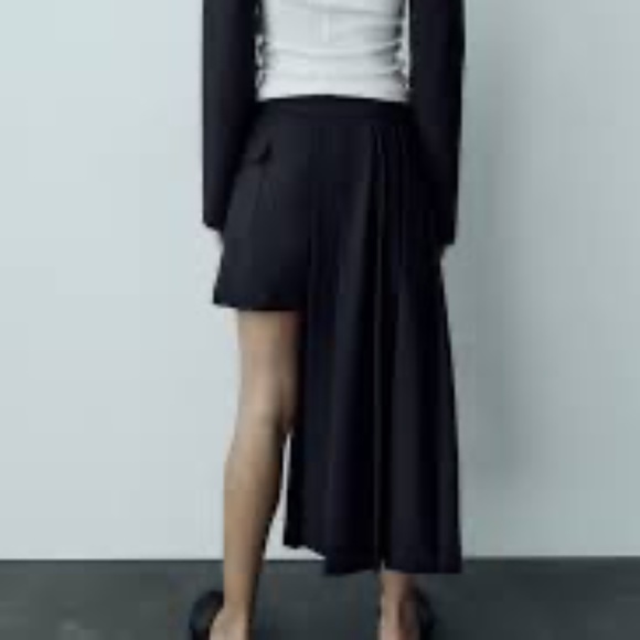 NWT ZARA ASYMMETRICAL PLEATED SKIRT NAVY S - Picture 3 of 4